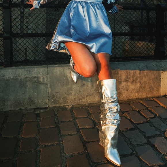 Azalea Wang Zumma-Silver Boots Size 7.5 from Akira - Picture 4 of 5